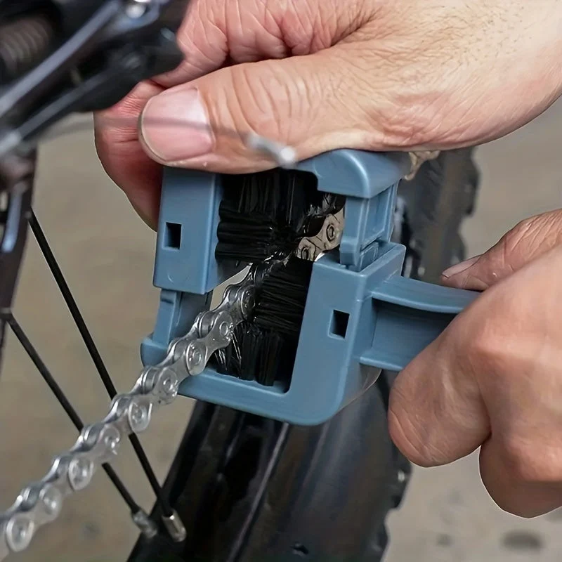 Euroselle Chain Cleaning Bristle Brush For Motorcycles And Bicycles