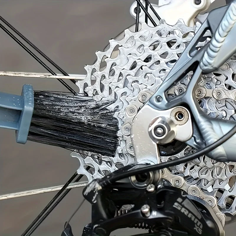 Euroselle Chain Cleaning Bristle Brush For Motorcycles And Bicycles
