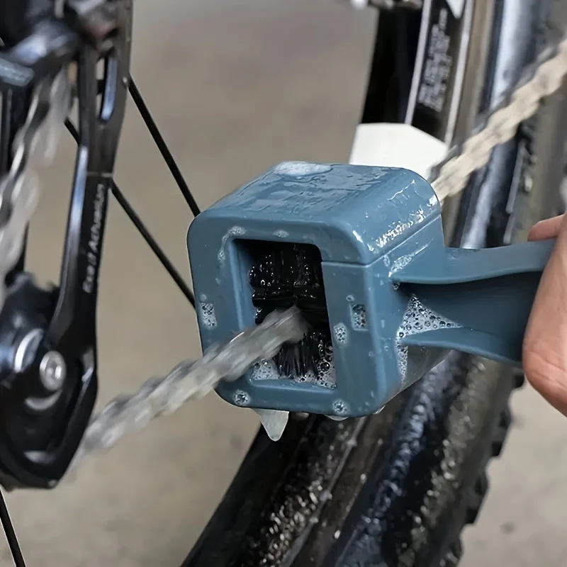 Euroselle Chain Cleaning Bristle Brush For Motorcycles And Bicycles