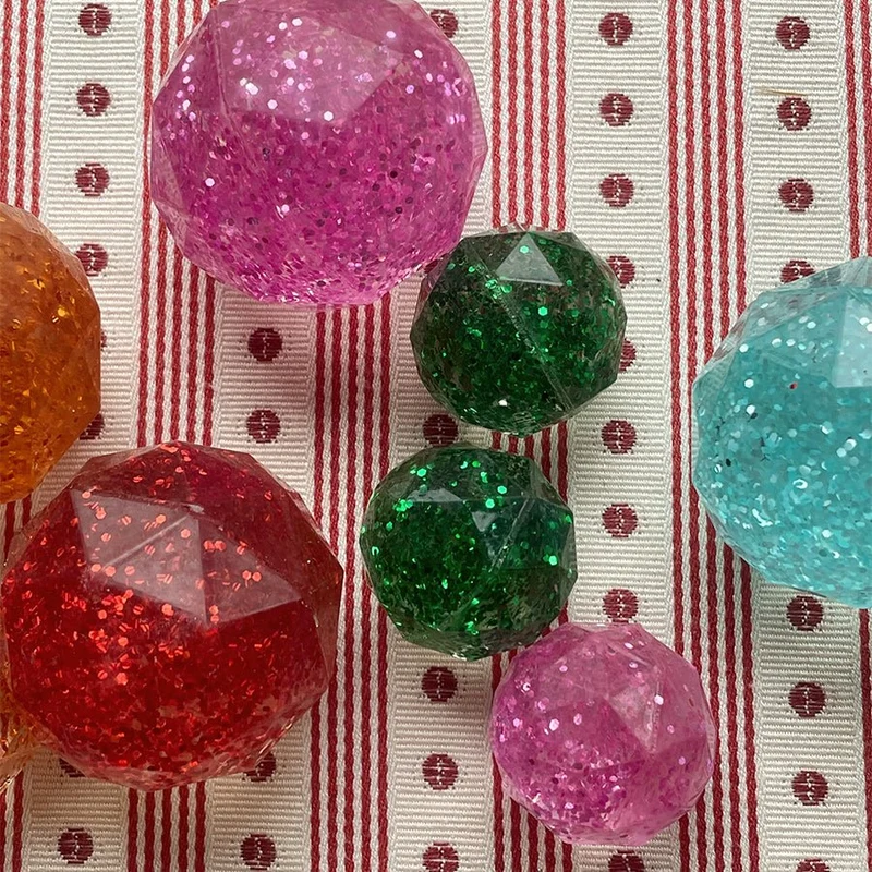 Star Bouncing Balls