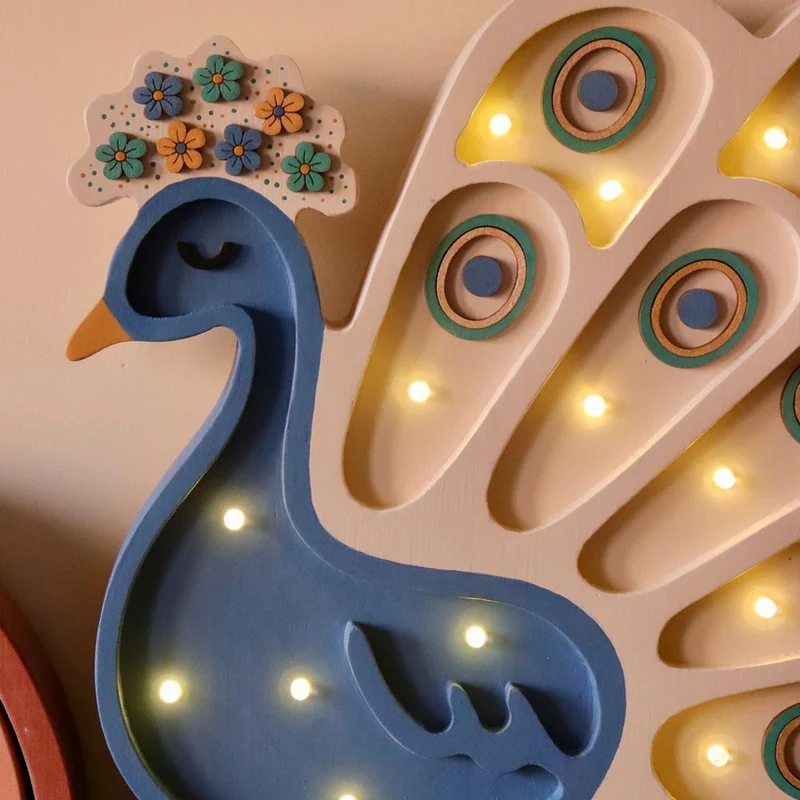 LED Nachtlicht Pfau aus Holz, dimmbar