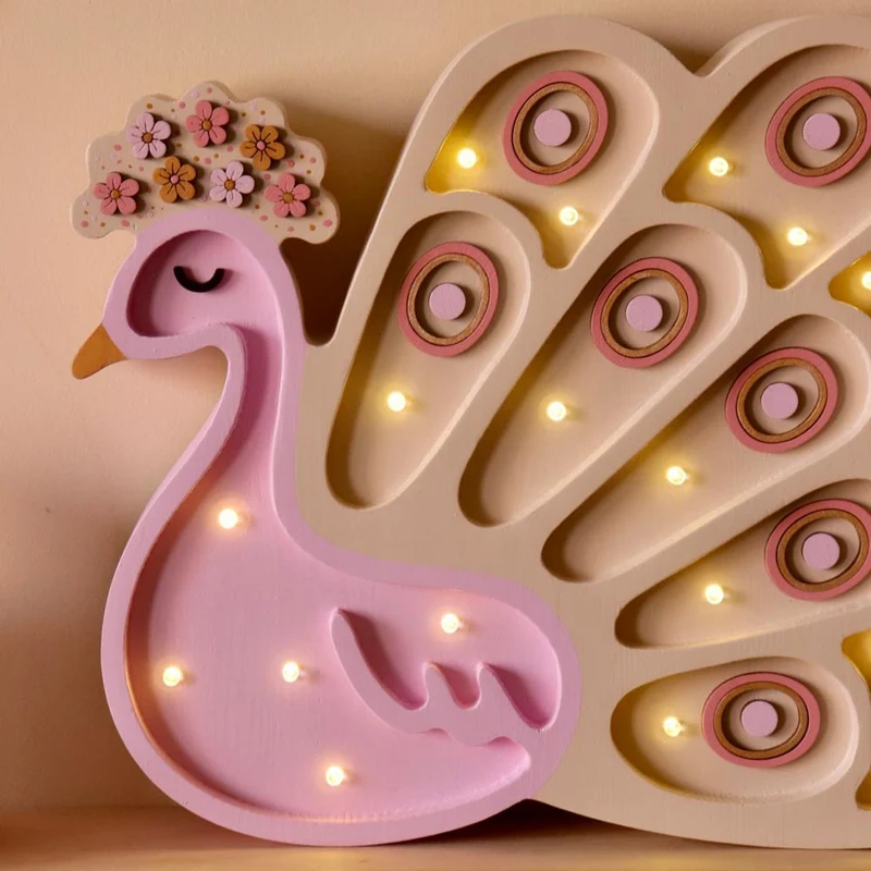 LED Nachtlicht Pfau aus Holz, dimmbar