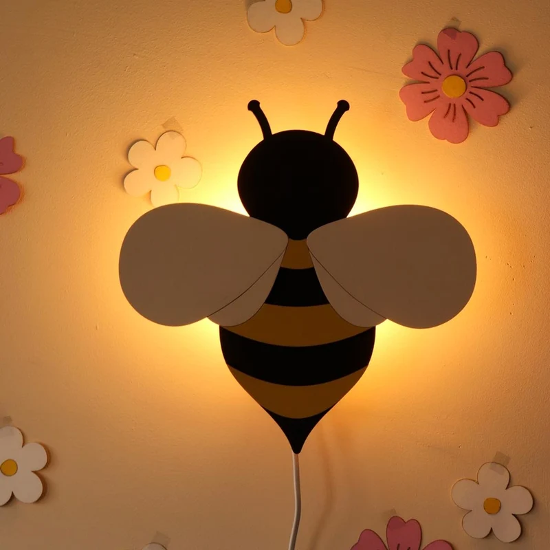 Wandlampe Biene aus Holz