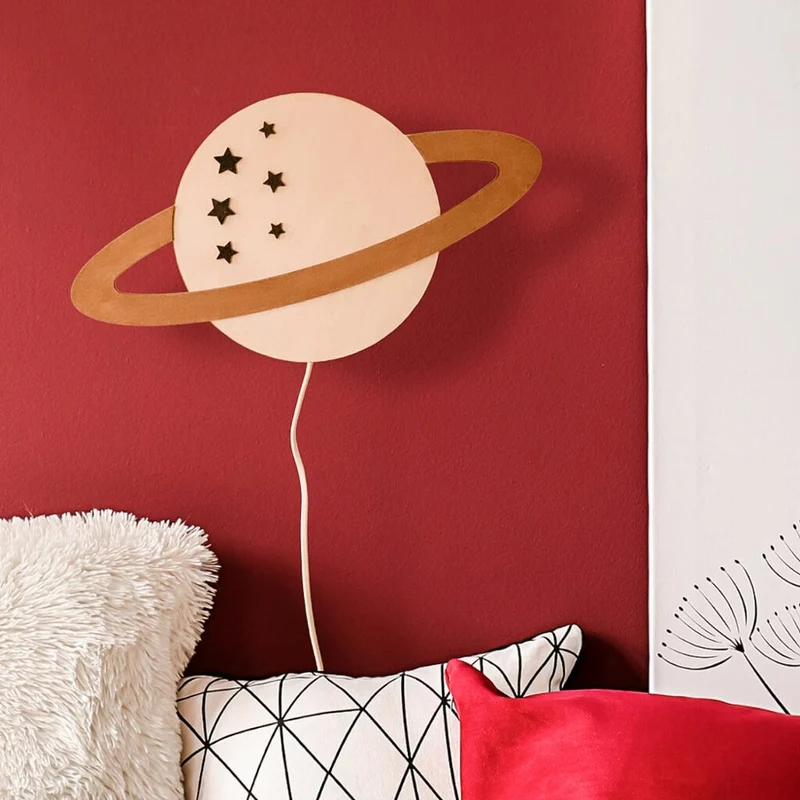Wandlampe Saturn aus Holz