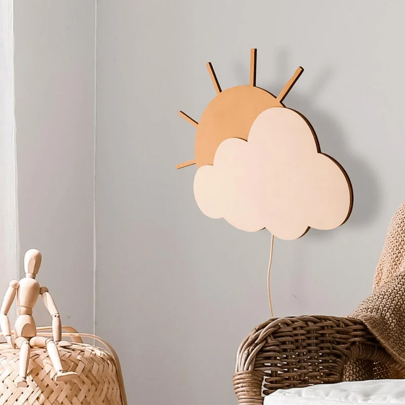 Wandlampe Sonne und Wolke aus Holz