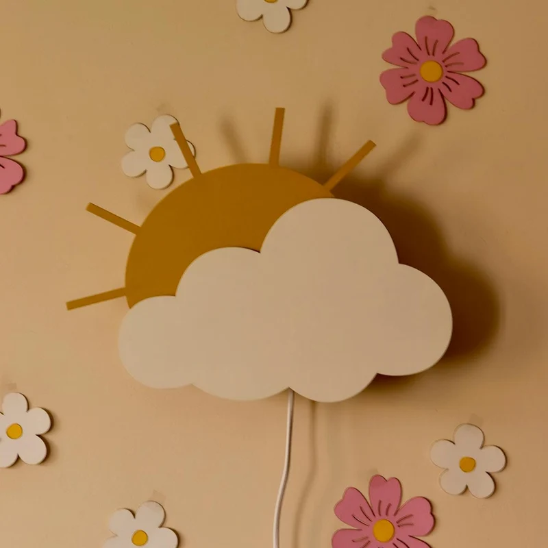Wandlampe Sonne und Wolke aus Holz