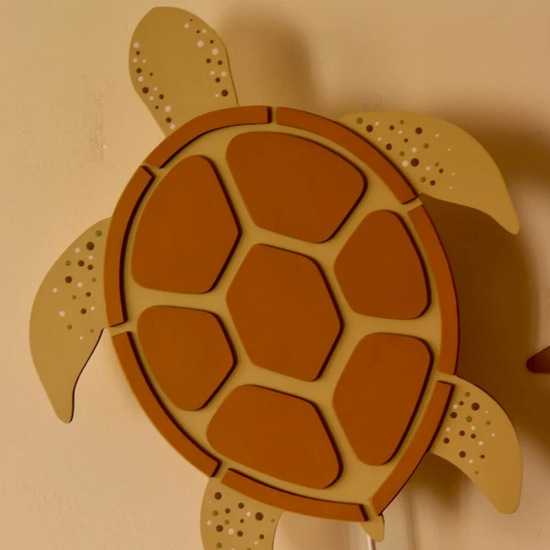 Wandlampe Meeresschildkröte aus Holz