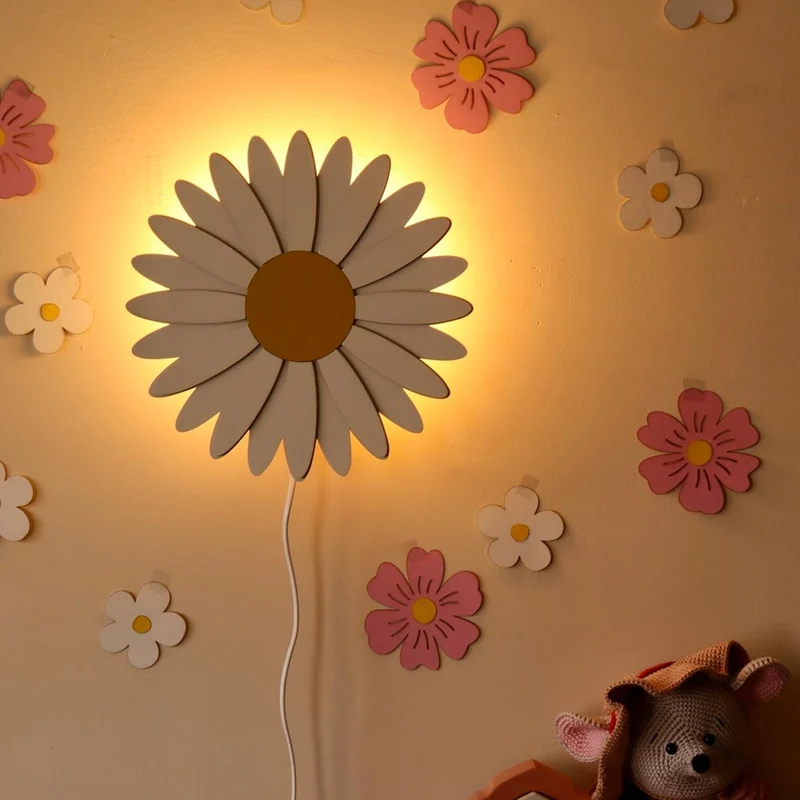 Wandlampe Gänseblümchen aus Holz