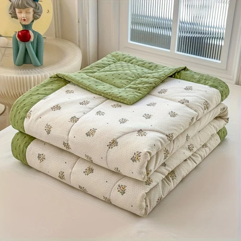 Euroselle Lightweight Floral Summer Quilt For Breathable Sleep Comfort
