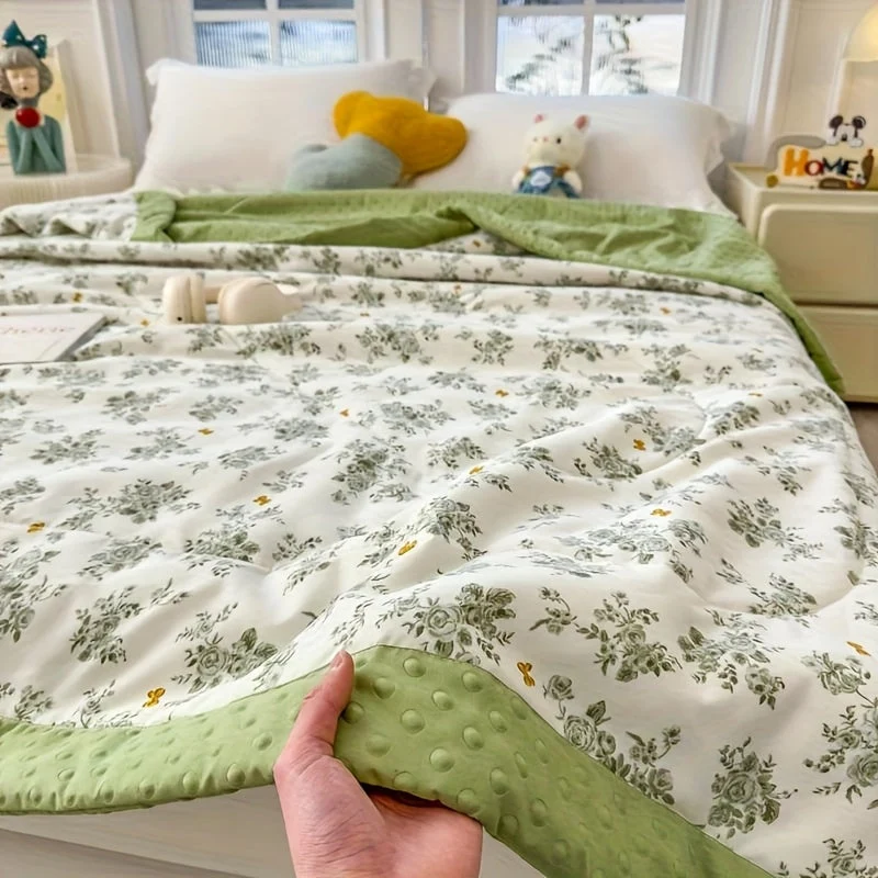 Euroselle Lightweight Floral Summer Quilt For Breathable Sleep Comfort