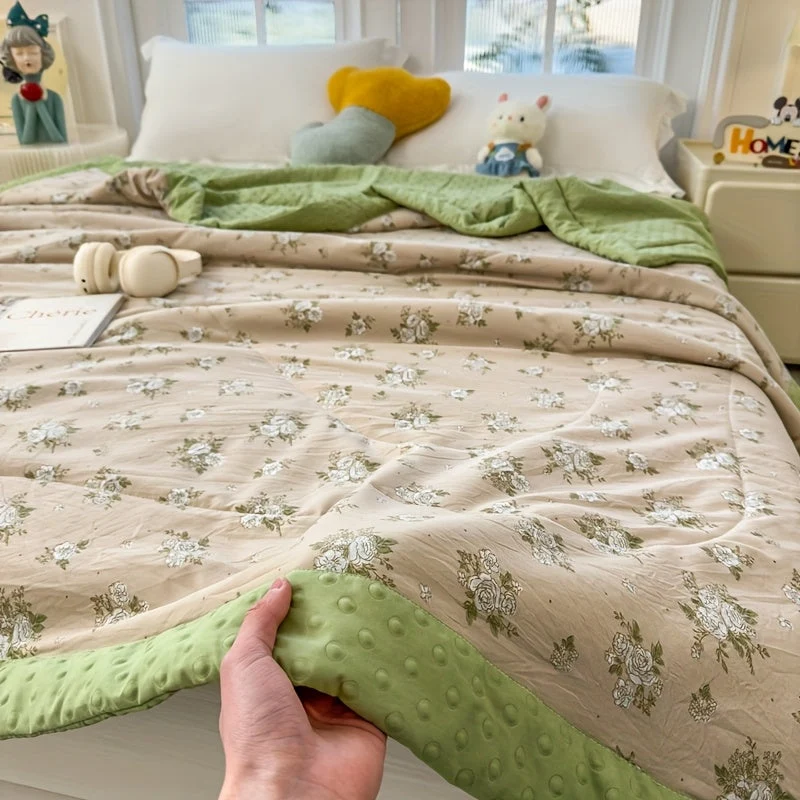 Euroselle Lightweight Floral Summer Quilt For Breathable Sleep Comfort