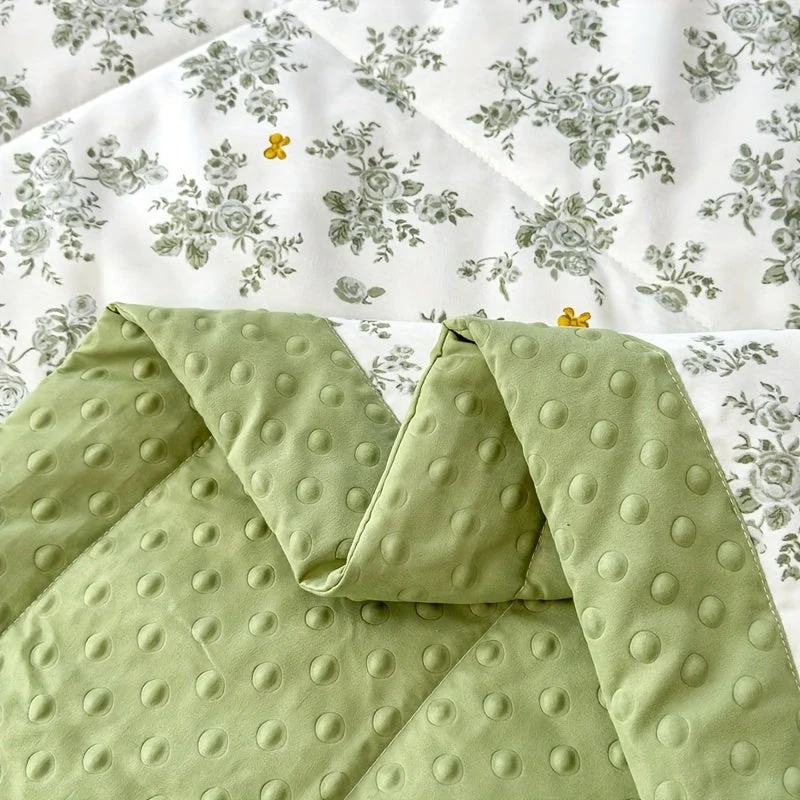Euroselle Lightweight Floral Summer Quilt For Breathable Sleep Comfort