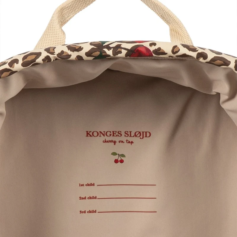 Rainy Rucksack in Leo Cerise