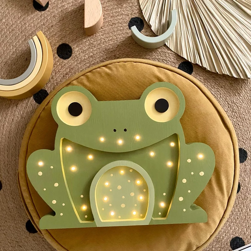 Handgemachte LED Holzlampe Frosch, 26,5 x 35 cm