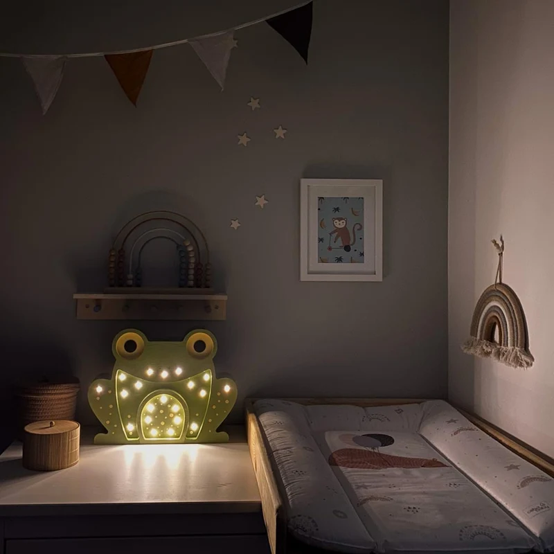 Handgemachte LED Holzlampe Frosch, 26,5 x 35 cm