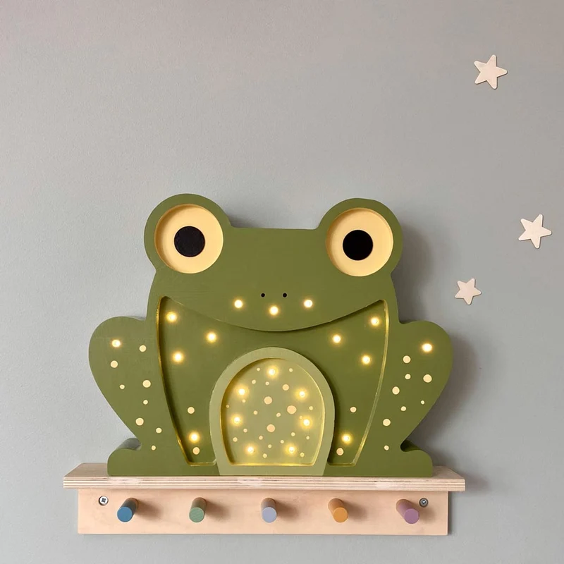 Handgemachte LED Holzlampe Frosch, 26,5 x 35 cm