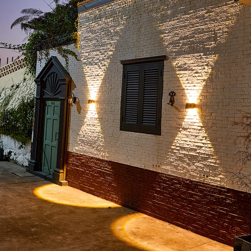 Euroselle Luminara Solar LED Waterproof Outdoor Wall Light