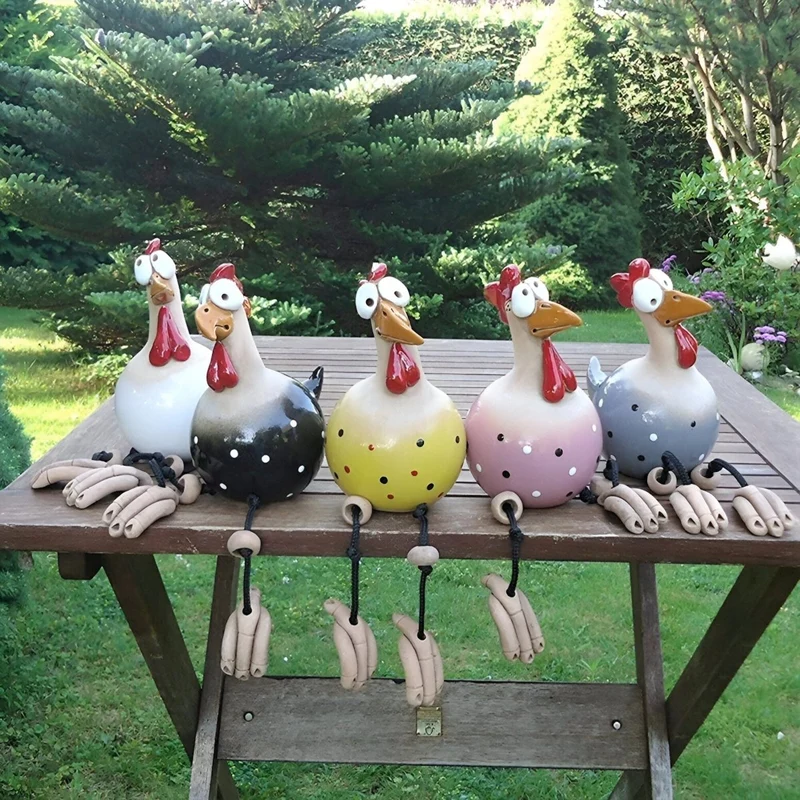 Euroselle Weatherproof Chicken Garden Statue Durable Outdoor Décor