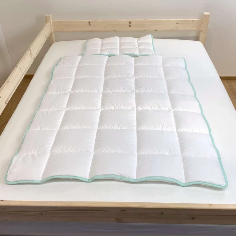 Bettdecke & Kissen Set Alea 135x100 cm, aus Mikrofaser mit Aloe Vera