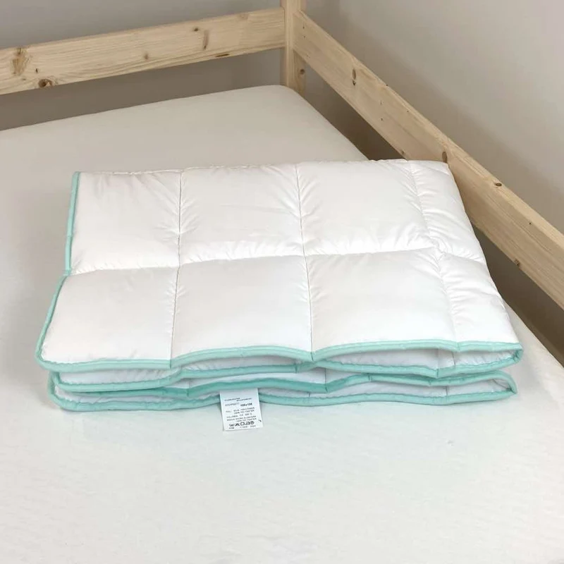 Bettdecke & Kissen Set Alea 135x100 cm, aus Mikrofaser mit Aloe Vera