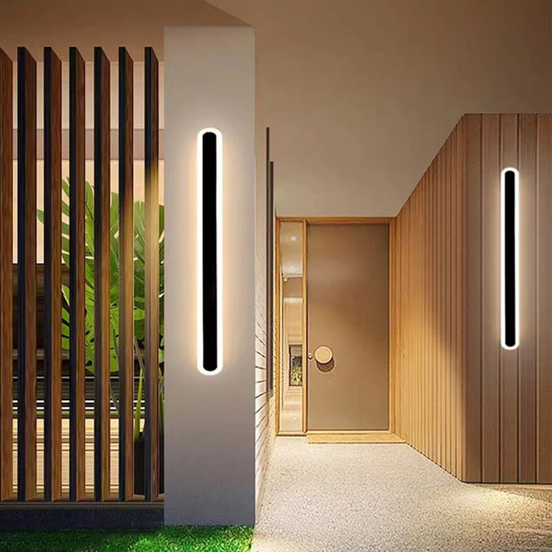 Euroselle Lunaro Outdoor Wall Light In Aluminum And Acrylic IP65