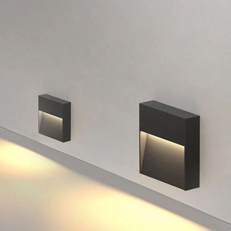 Euroselle Kireva Square LED Outdoor Wall Light Aluminum Finish