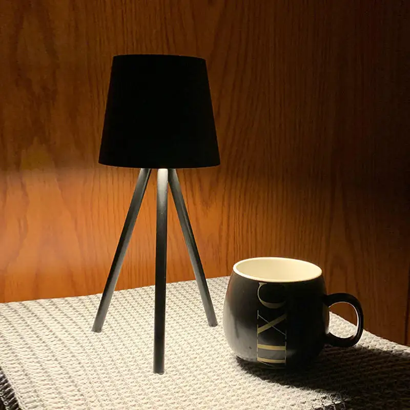 Euroselle TriLeg Tripod Desk Lamp For Modern Desks