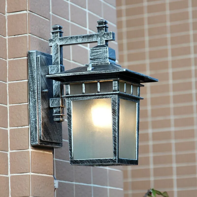 Euroselle Retro Outdoor Yates Wall Lamp Timeless Exterior Fixture