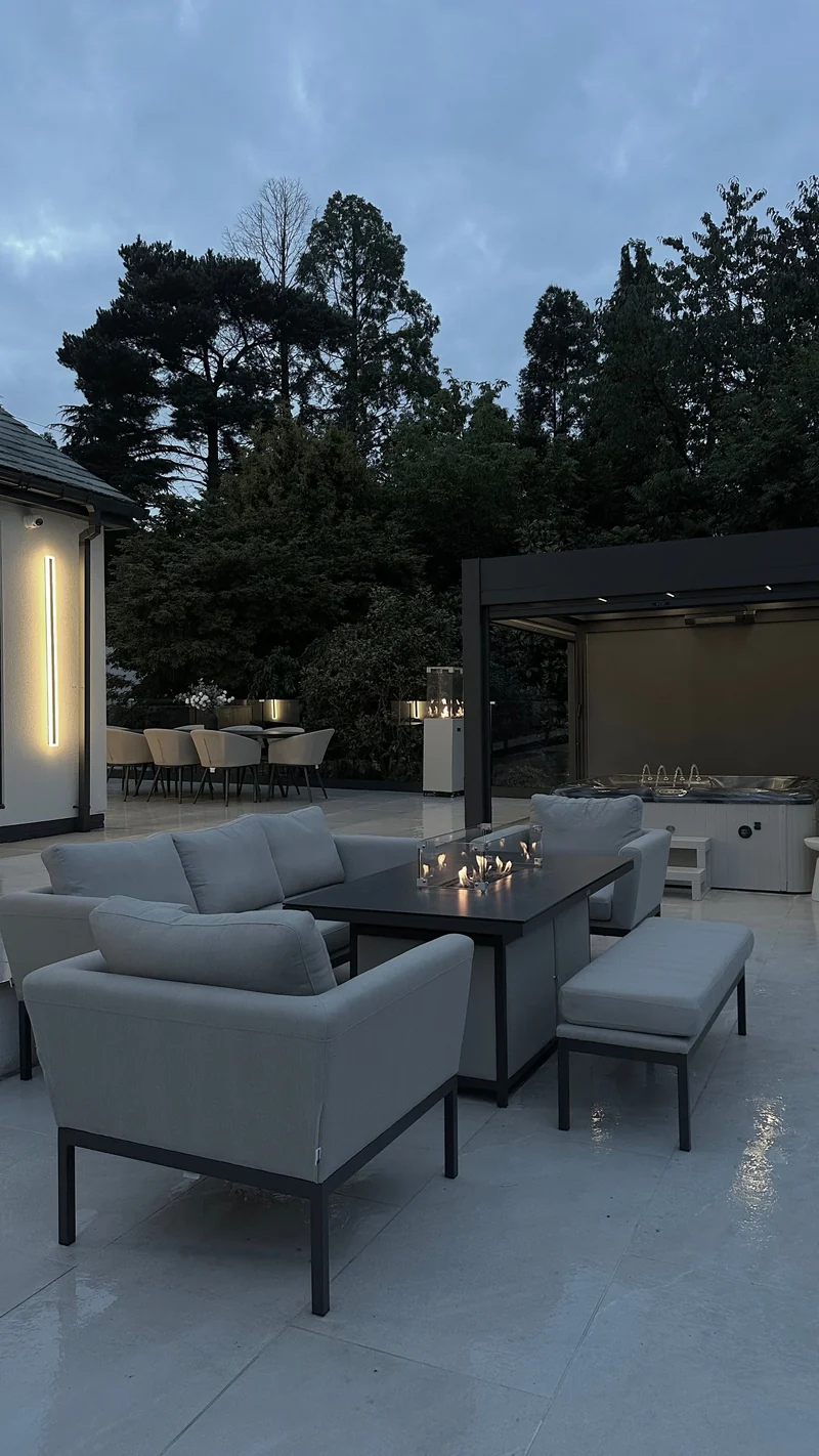 Vrimlo Outdoor LED Wall Lamp Aluminum Exterior Light Euroselle