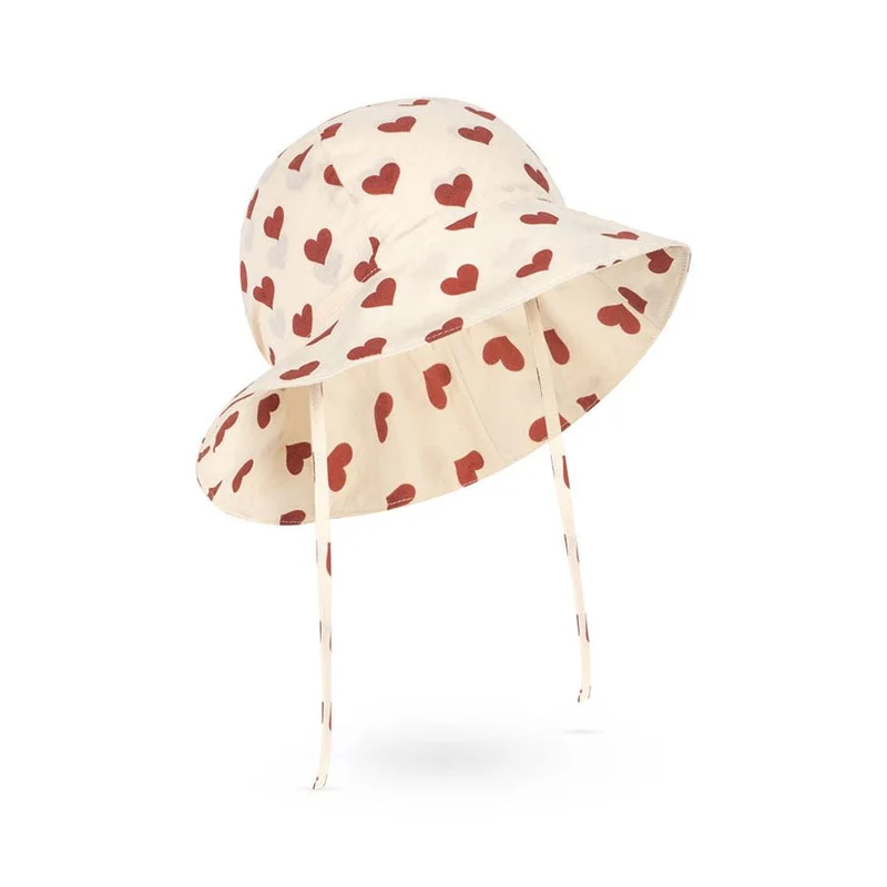 Cianna Sonnenhut in Amour Rouge