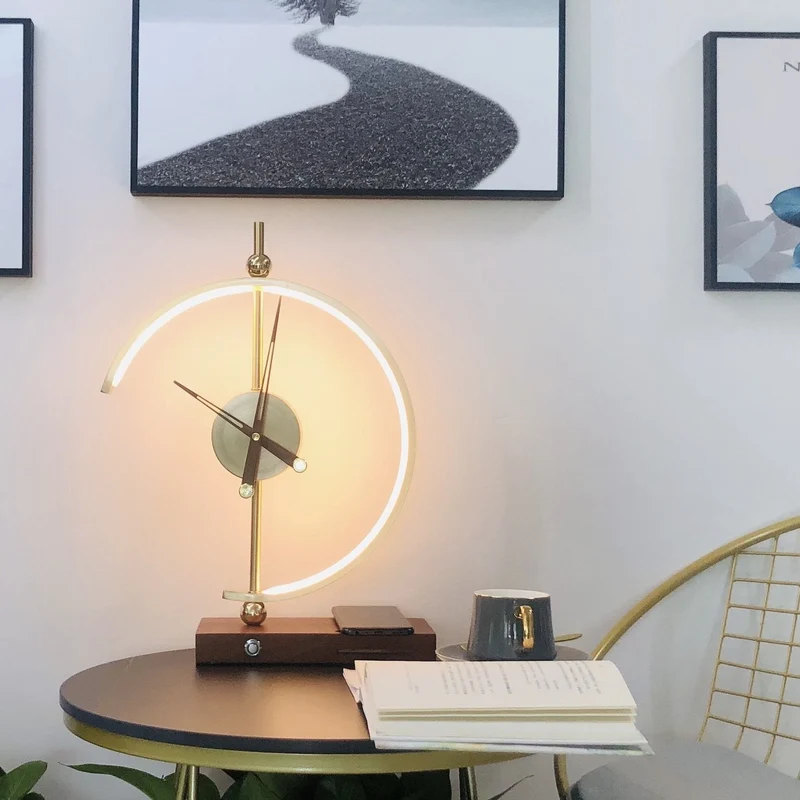 NagoyaLight Luxury Lamp Clock With Wireless Charger Euroselle