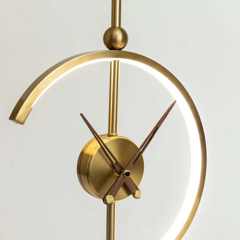 NagoyaLight Luxury Lamp Clock With Wireless Charger Euroselle