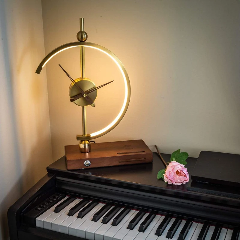 NagoyaLight Luxury Lamp Clock With Wireless Charger Euroselle