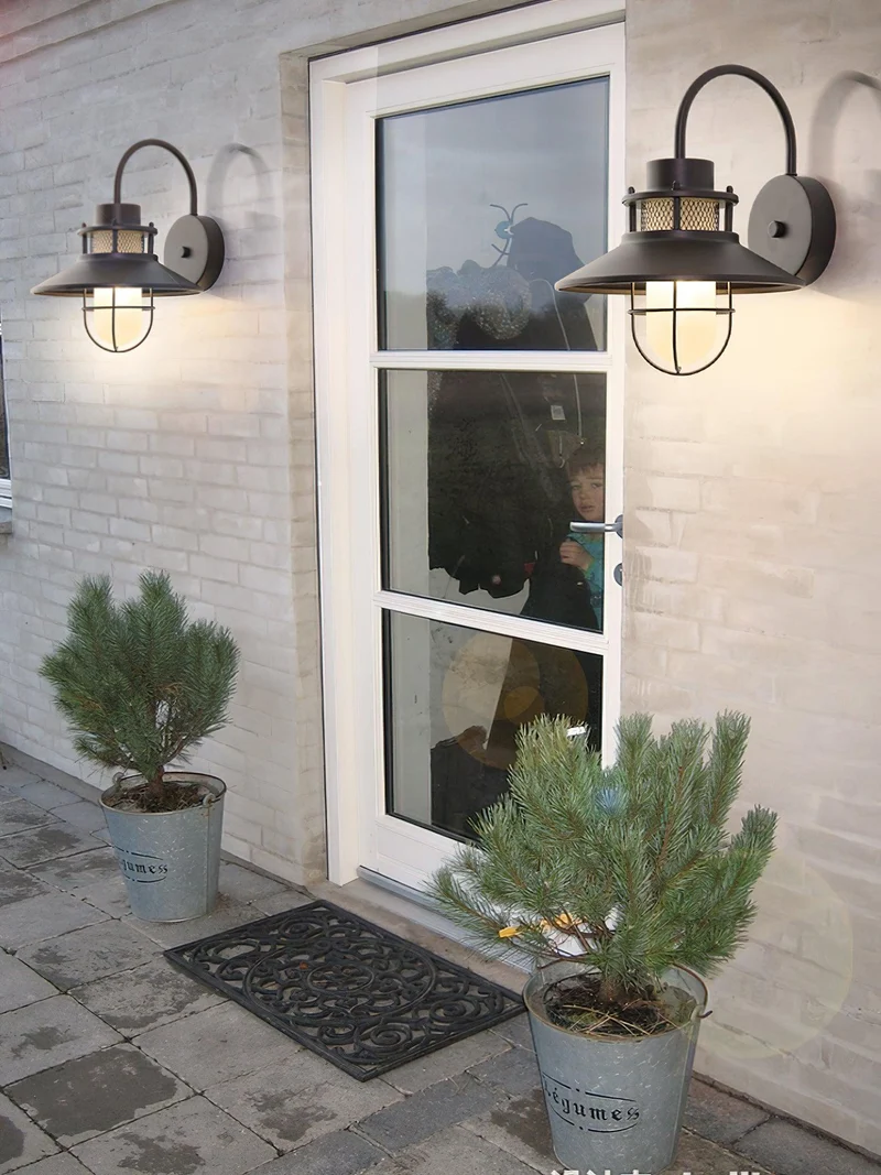 Felix Outdoor Lamp By Euroselle Sleek Industrial Style Outdoor Lighting