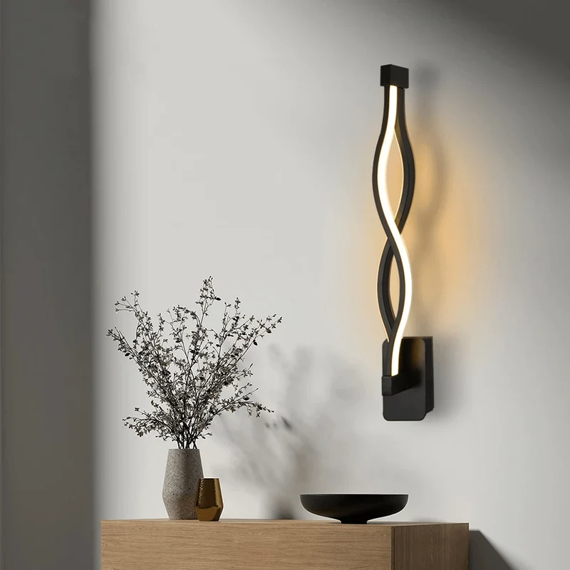 Euroselle Nordic Modern Wall Lamp With Geometric Form