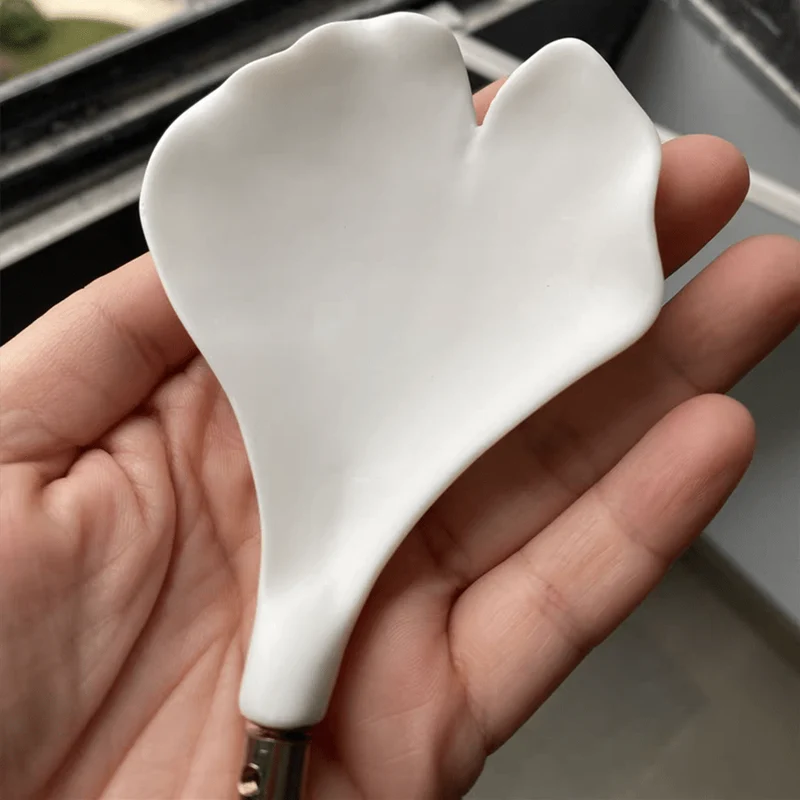 Vrimlo Porcelain Leaves Pendant With White Ceramic Lampshade Adjustable Length Euroselle