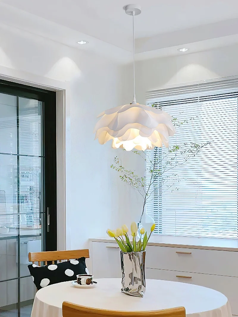 Euroselle Flower Shaped White Pendant Lamp With Soft Diffused Light
