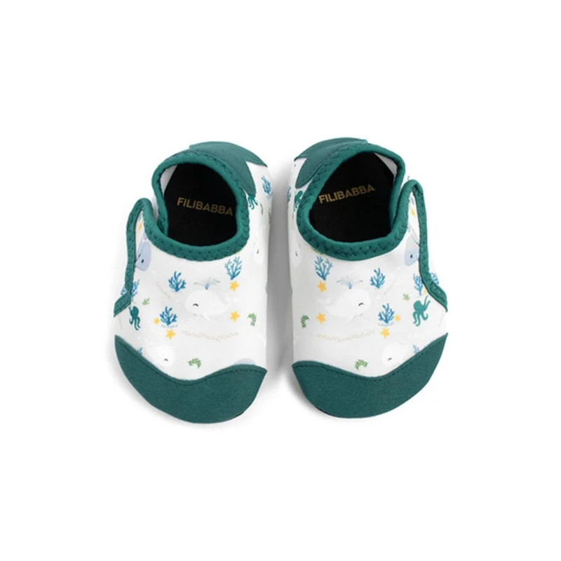 Badeschuhe in Christian's Whale Tales