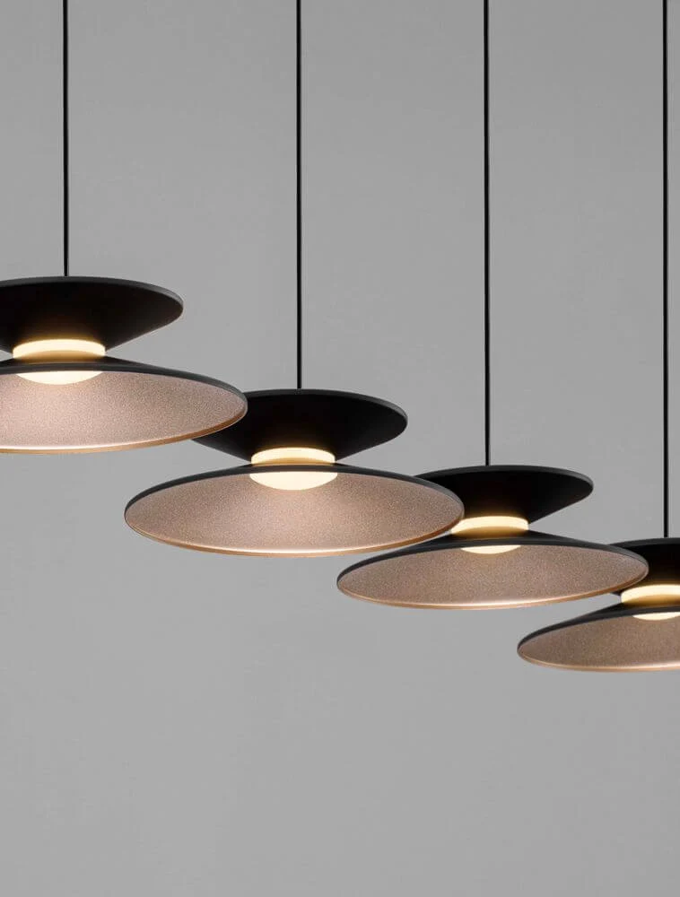 Morfi Pendelleuchte Balken 132cm 5-flammig 3000K Schwarz, Gold