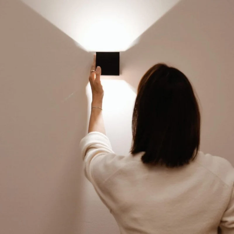 s.luce Ixa LED Wandlampe verstellbare Winkel Innen & Außen IP44