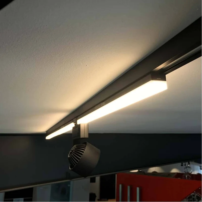 3-Phasen Linienleuchte 2200lm 20W 3000K warm Schwarz