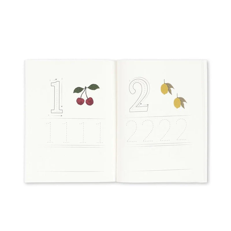 Aktivitätsbuch mit Buntstiften