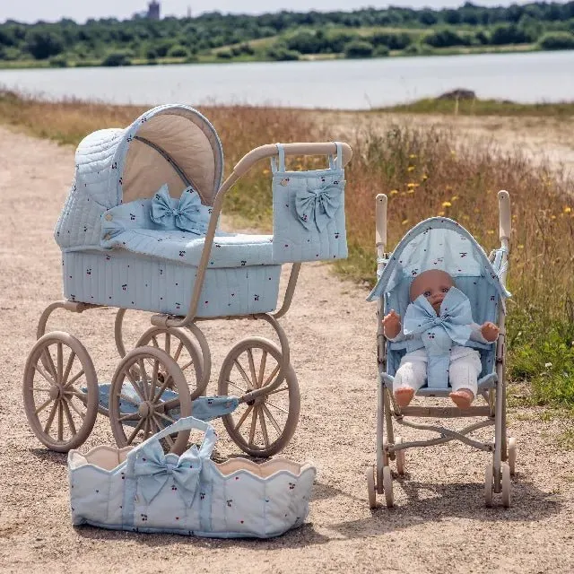 Zoe klappbarer Puppenwagen mit Schleife in Cherry Blue Coeur