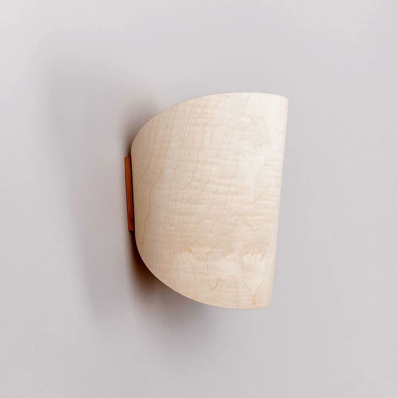 Holz Wandlampe mit Schirm geschwungen