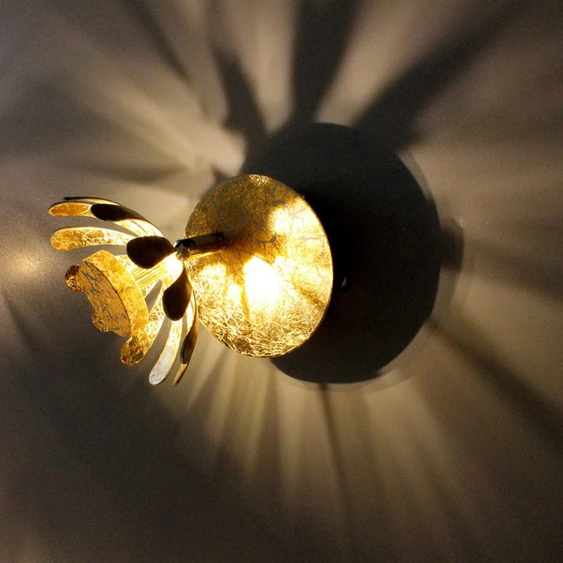 LED Wandleuchte Bloom Goldfarben