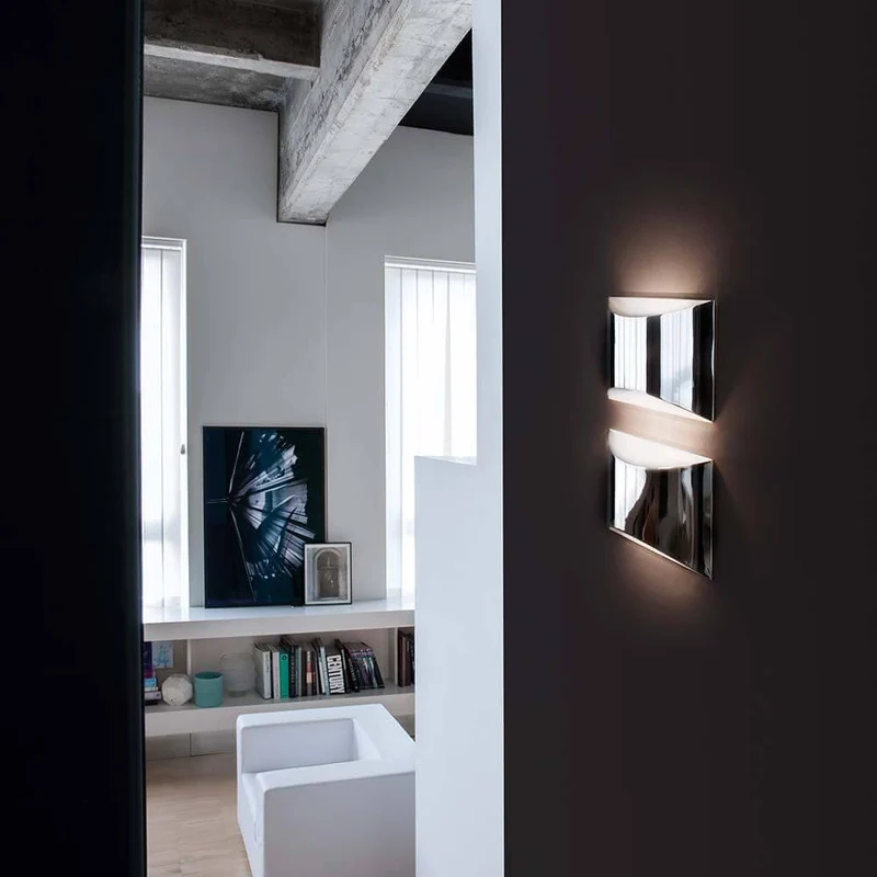Oluce LED Wandlampe Kelly Chrom