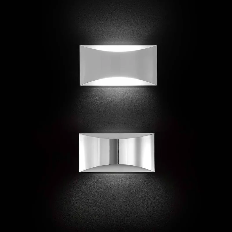 Oluce LED Wandlampe Kelly Chrom