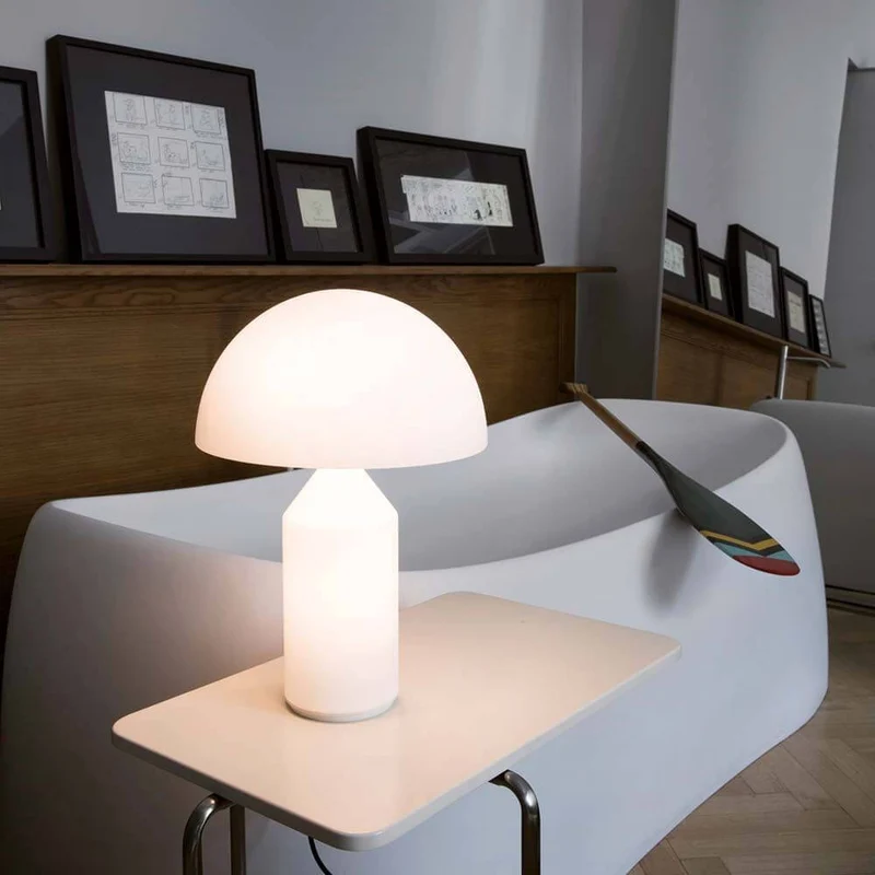 Oluce Glas Nachttischlampe Atollo 70 Opal