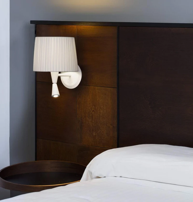 Mambo Wandlampe mit LED-Leselicht