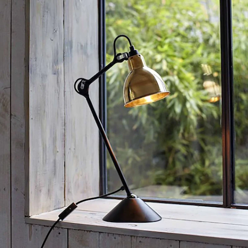 DCWéditions Gras N°205 Tischlampe mit Schirm schwenkbar